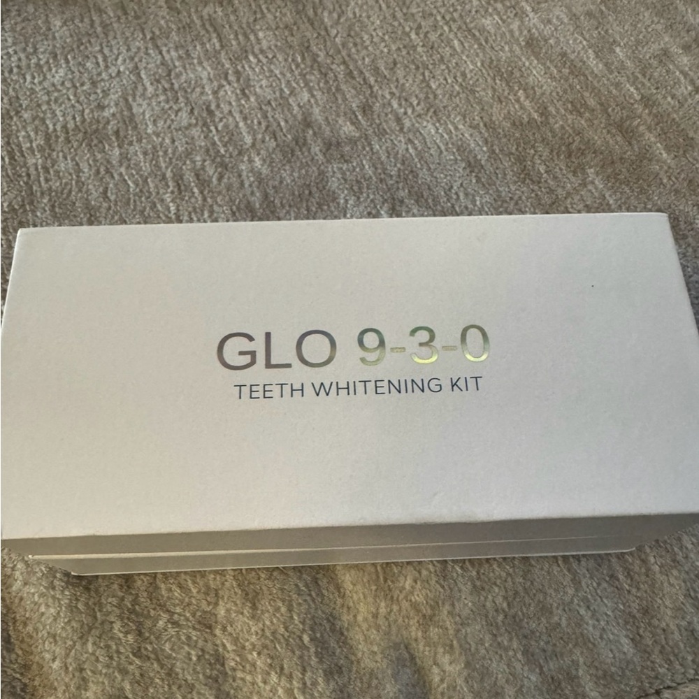 *NEW* GLO 9-3-0 Teeth Whitening Kit